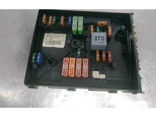 Блок предохранителей 1K1522002   Volkswagen Jetta V    