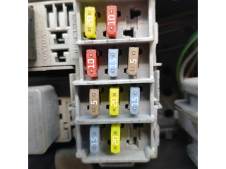 Блок предохранителей  30797010, 30728133   Volvo S60    