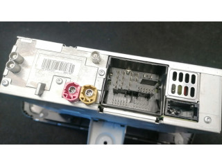 Радио/ проигрыватель CD/DVD / навигация