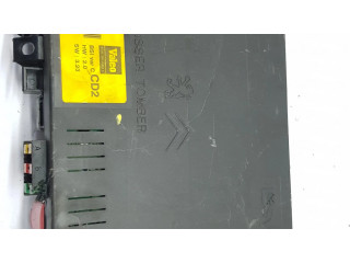 Блок предохранителей 73004912 Peugeot 406