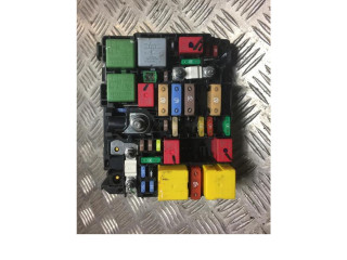 Блок предохранителей     Peugeot 2008 I    