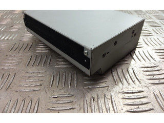 Радио/ проигрыватель CD/DVD / навигация