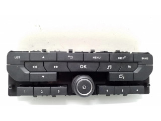 Радио/ проигрыватель CD/DVD / навигация