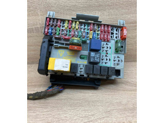   Pojistková skříňka 90589965, 90589979   Opel Zfira A 1999