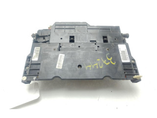 Блок предохранителей 8364542   BMW X3 E83    