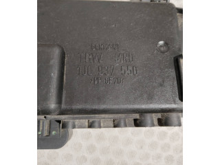 Блок предохранителей 1J0937550   Audi A3 S3 8L    