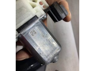 Блок предохранителей jX7B14A389BC Ford Focus