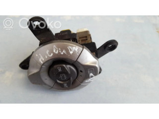 Переключатель дворников 9361027500 Hyundai Coupe