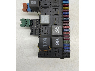 Блок предохранителей  357937039   Volkswagen Transporter - Caravelle T4    