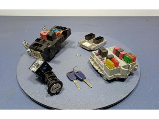 Блок управления двигателем Блок управления 51779527, 51779527 Fiat Albea