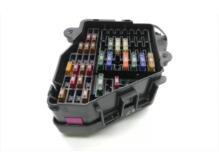 Блок предохранителей Audi A6 S6 C6 4F