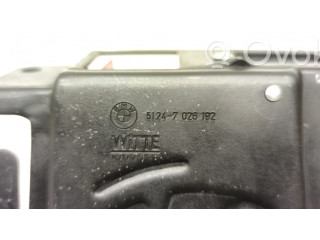 Zámek zadních dveří 51247026192 BMW 3 E46 2002