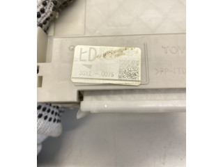 Pojistková skříňka 8273030L50 Lexus GS 250 350 300H 450H 2014