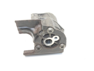 Другая деталь отсека двигателя