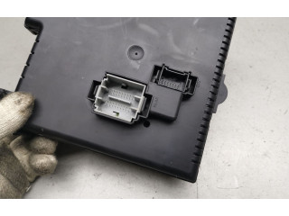 Блок предохранителей 8688264, 12217789   Volvo S80    