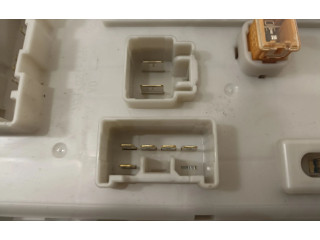 Pojistková skříňka Řídící jednotka BSM 8198050030 Toyota Land Cruiser (J120) 2003