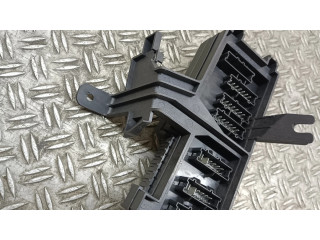 Блок предохранителей    Mercedes-Benz R W251    