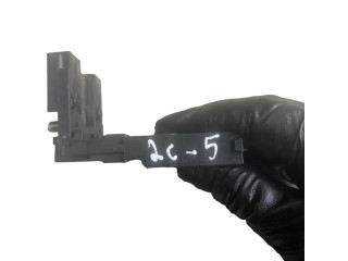 Блок предохранителей Mitsubishi L200