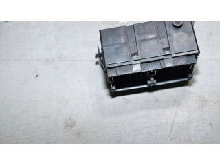 Блок предохранителей 68068355AE   Fiat Freemont    