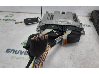 Блок управления двигателя 9832694380   Opel Combo E