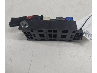 Блок предохранителей 913103E810 KIA Sorento