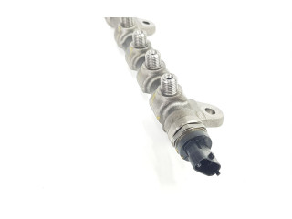 Vstřikovací lišta 55282695, 46337642 Fiat 500L 940C1000