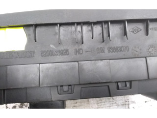 Дисплей    259155024R, 8200933925   Renault Trafic II (X83)