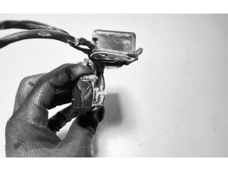 Zámek zadních dveří Toyota Prius (XW20) 2005