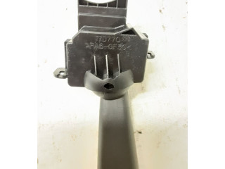 Ручка стеклоочистителей    Volvo V50