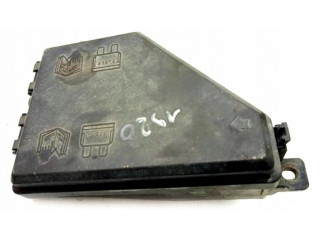 Блок предохранителей  YQE103720   Rover 25    