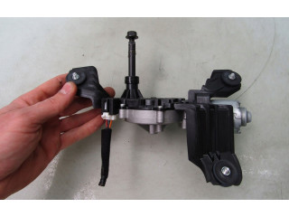 Моторчик заднего дворника 98700J7000, 0390205069    KIA Ceed