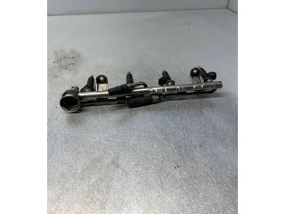 Топливная рампа 058133681, 058133681   Audi A3 S3 8L  