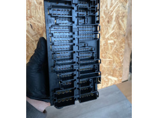 Блок предохранителей  357937039   Volkswagen Golf III    