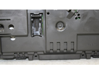 Přístrojová deska BMW 1 E81 E87 102493251