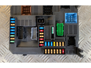 Блок предохранителей 9819850080, E1172508 Peugeot 2008 I