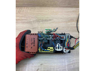 Блок предохранителей MR318828, MB953355   Mitsubishi Carisma    