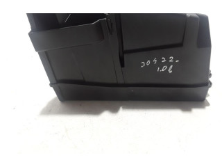 Блок предохранителей 284B04064R Dacia Jogger