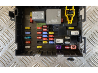 Блок предохранителей 68068355AB, 13211450   Fiat Freemont    