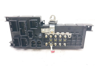 Блок предохранителей 8678449   Volvo S80