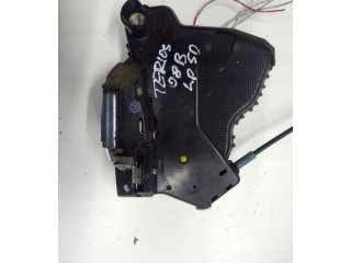 Замок багажника     Nissan Qashqai 2014 - 2016 года