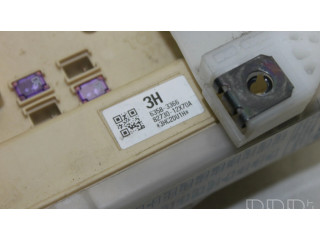 Блок предохранителей 8273012X70A Toyota Auris E180