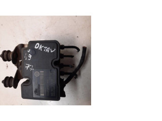 Блок АБС 1K0907379AK, 000404913E2   Skoda  Octavia Mk2 (1Z)  2004-2013 года