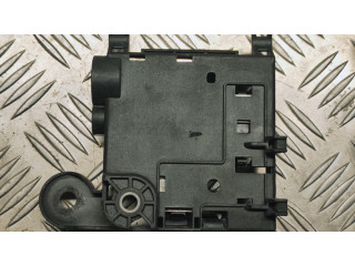 Другая деталь отсека двигателя