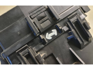 Блок предохранителей 8231009120, 06C28N SsangYong Kyron