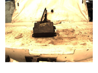   Pojistková skříňka    Mitsubishi Pajero 1990