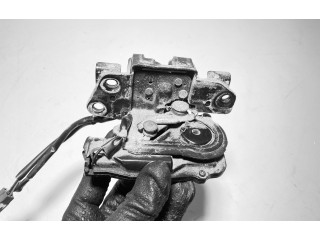 Zámek zadních dveří Toyota Prius (XW20) 2005