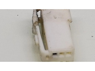 Передний датчик открытия / закрытия двери (крыло)