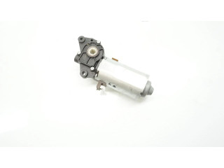 Электрический двигатель для регулировки положения руля