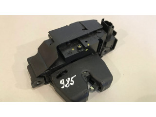 Замок задней крышки