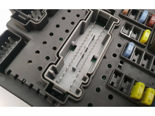 Блок предохранителей 8676391, 12217799   Volvo XC90    